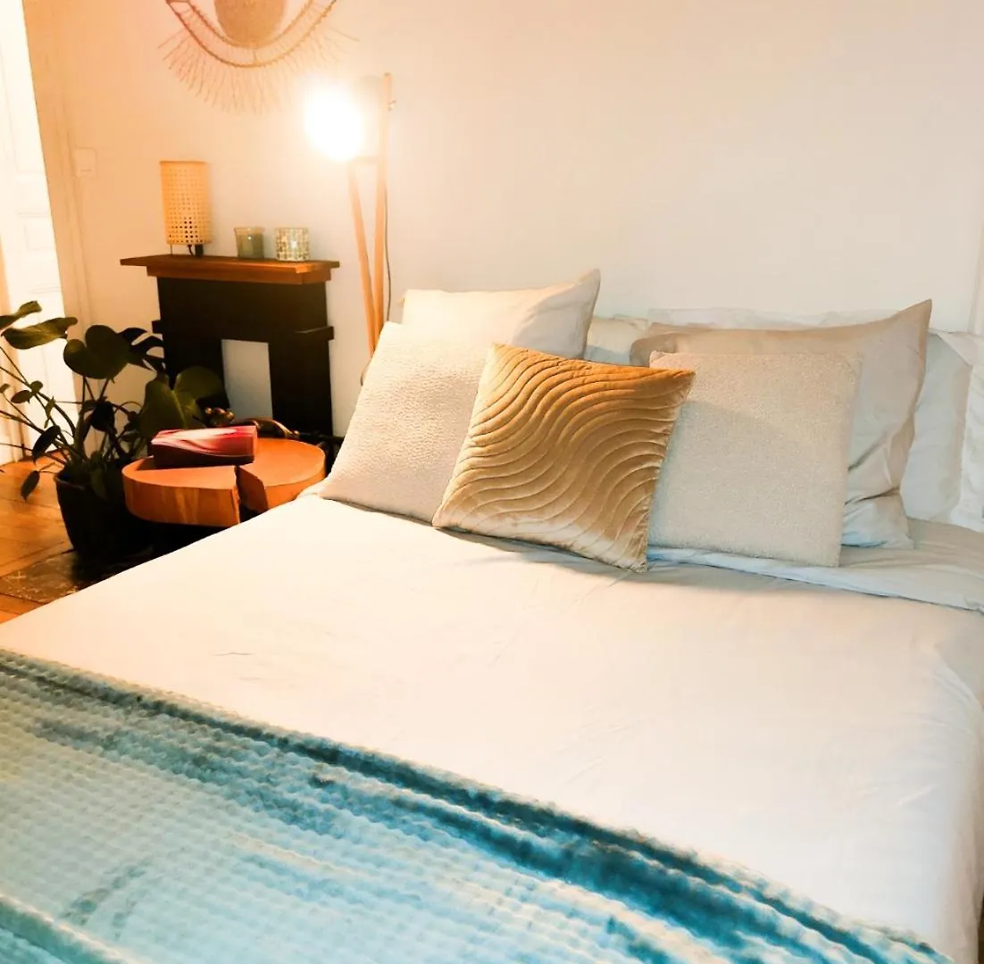 Chic & Cosy - Montmartre - Coeur De Paris Apartment 0*,